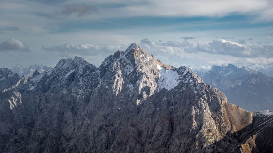 From Munich: Zugspitze Mountain Van Tour with Garmisch Town - Detailed Review of the Zugspitze Mountain Van Tour