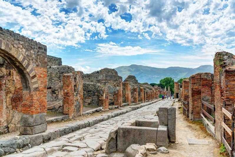 From Naples or Pompeii: Pompeii Skip-the-Line Entry and Tour - A Detailed Breakdown of the Experience