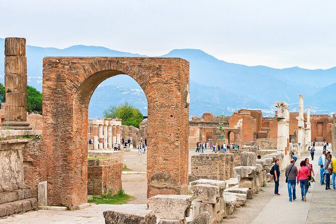 From Naples: Pompei and Sorrento with lunch - Who is this tour best suited for?