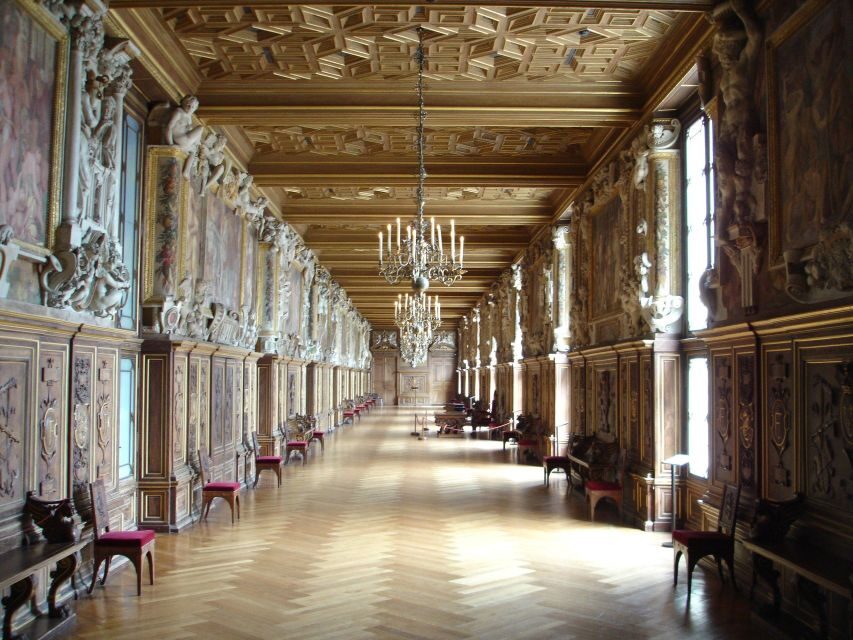 From Paris: Château de Fontaine bleau & Vaux-le-Vicomte - Exploring the Château de Fontainebleau