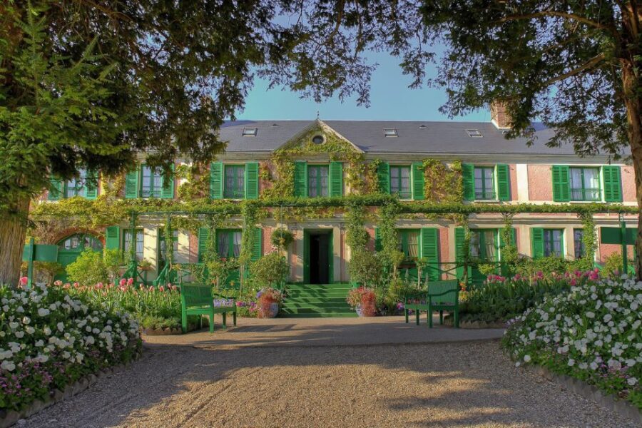 From Paris: Giverny and Versailles Private Full-Day Trip - Monet’s Giverny: Colorful Inspiration