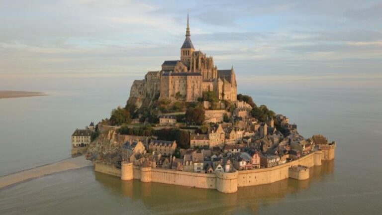From Paris: Private Mont St-Michel and Honfleur Day Tour - Detailed Breakdown of the Tour Experience