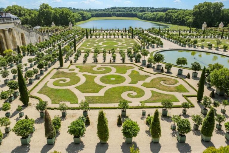From Paris: Versailles Palace Small Group Half-Day Tour - The Experience in Detail: Walking Through Versailles