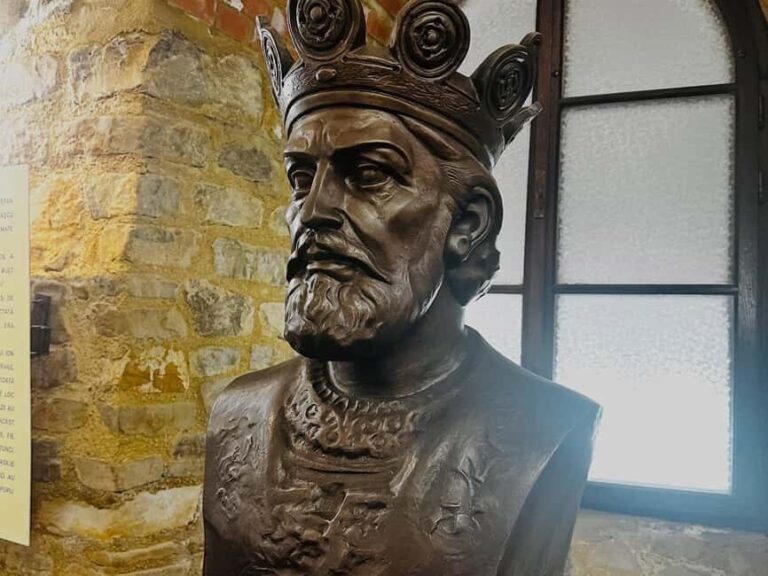 From Piatra Neam: Neam Citadel and Târgu Neam Guided Tour - FAQ