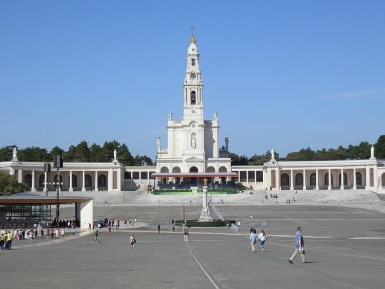 From Porto: Fátima and Coimbra Tour - Exploring the Tour in Depth