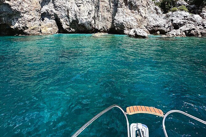 From Positano or Praiano: 2H Private Amalfi Coast speed tour - Exploring the Amalfi Coast by Speedboat: A Deep Dive