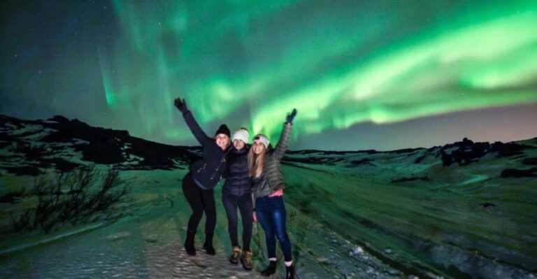 From Reykjavík: Northern Lights Super Jeep Tour - The Heart of the Northern Lights Adventure