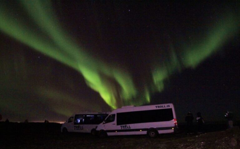 From Reykjavík: Northern Lights Tour with Hot Cocoa & Photos - A Deeper Look at the Experience