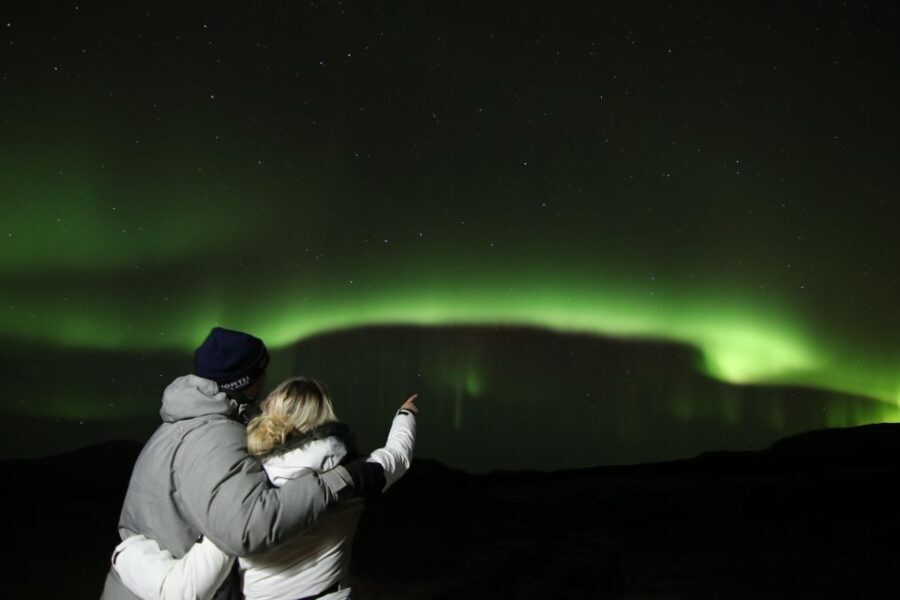 From Reykjavik: Northern Lights Tour with Hot Cocoa & Photos - A Closer Look at the Experience