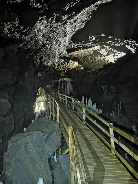 From Reykjavik: Private Secret Circle Tour with Lava Cave - An In-Depth Look at the Tour