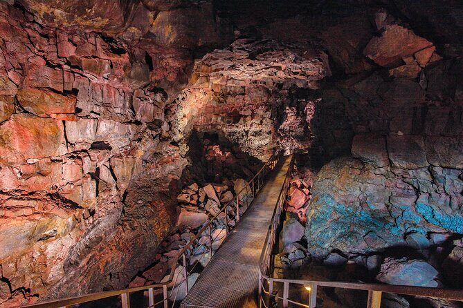 From Reykjavík: The Lava Tunnel tour with Round-trip Transfer - What to Expect During the Tour