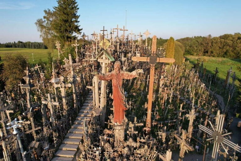 From Riga: Hill of Crosses and Jelgava Gems Tour - How the Itinerary Unfolds