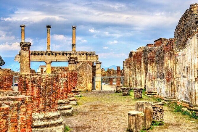 From Rome: Day Trip to Pompeii and Sorrento with lunch - Lunch Break: A Taste of Italy