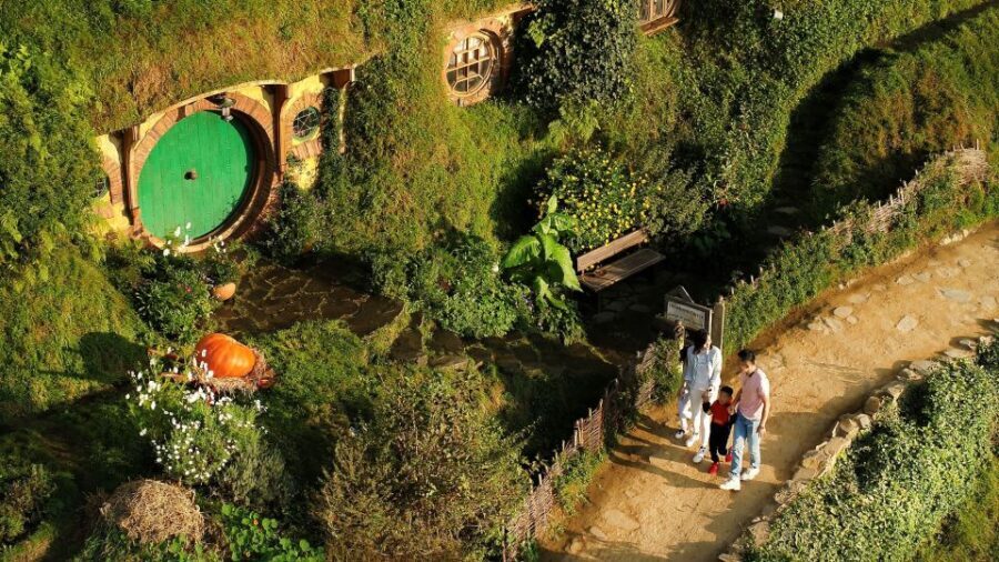 From Rotorua: Hobbiton Movie Set Tour with Festive Lunch - Exploring the Details: A Closer Look at the Hobbiton Tour from Rotorua