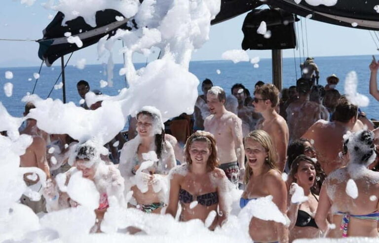 From Side/Alanya: StarCraft Luxury Day or Night Disco Cruise - What’s Included and What’s Not