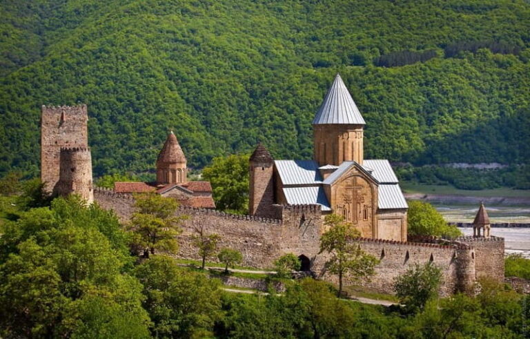 From Tbilisi: Kazbegi Day Trip with Ananuri & Gudauri - A Detailed Look at the Kazbegi Day Trip Experience