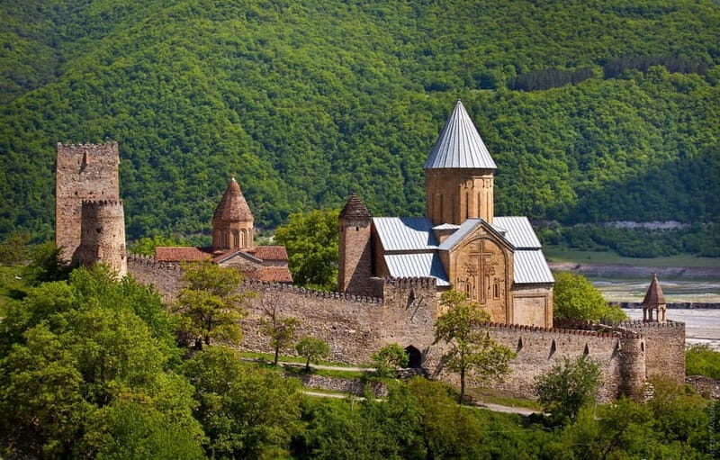 From Tbilisi: Kazbegi Day Trip with Ananuri & Gudauri - A Detailed Look at the Kazbegi Day Trip Experience