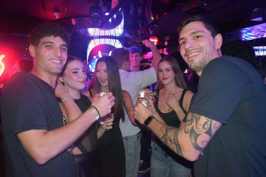 From the center of Florence: Bar and nightclub tour of the city. - A Detailed Look at the Florence Nightlife Tour