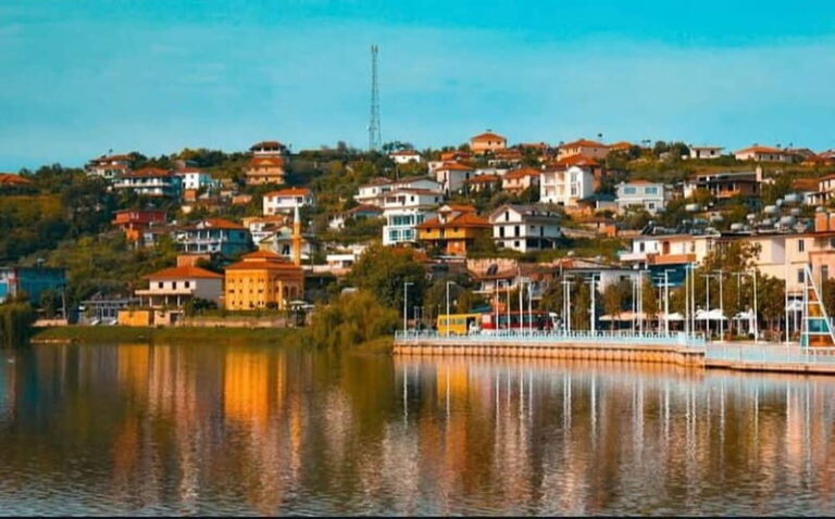 From Tirana: Berat Day Trip with Free Time and Lunch - What Makes This Tour Stand Out