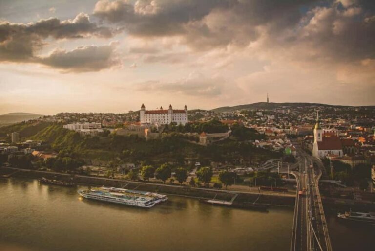 From Vienna Bratislava and Budapest, two capitals in one day - Who Will Appreciate This Tour?
