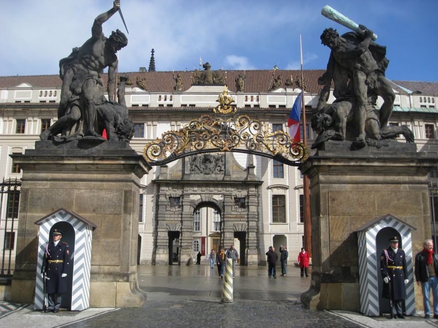 From Vienna: Full-Day Private Trip to Prague - Exploring Pragues top sights in a day