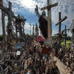 From Vilnius: Hill of Crosses, Pakruojis Manor & Kernav - Key Points