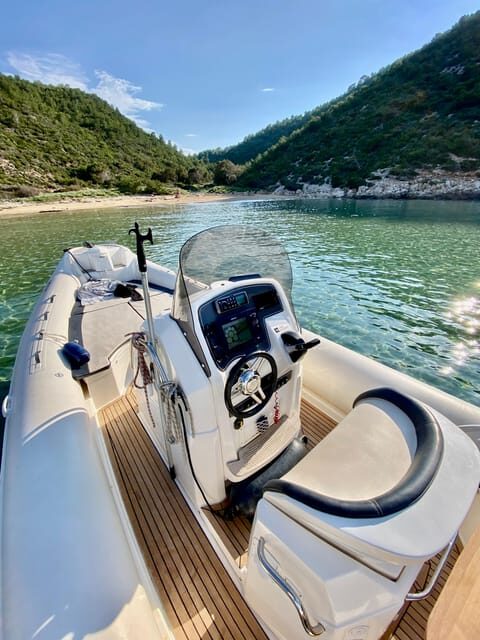 From Vis: Speed boat tour along south shore Of Vis - Exploring the South Shore of Vis: What to Expect