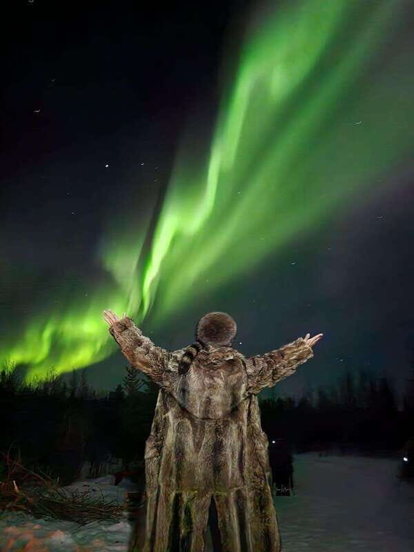 From Yellowknife: Aurora Borealis Tour with Cozy Cabin Base