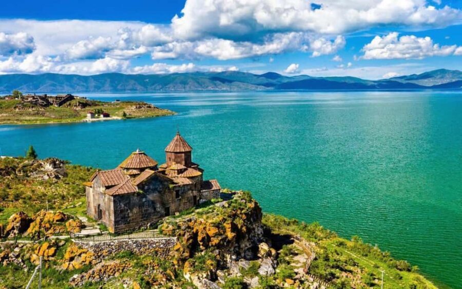 From Yerevan: Off-Road and Horseback Riding Adventure Tour - The Off-Road Adventure in the Mountains