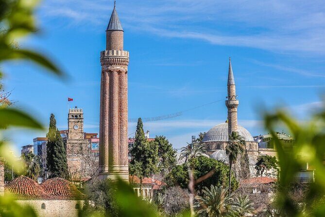 Full Day City Tour/2 Waterfalls, Boat Trip, Old Town - Key Points