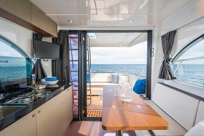 Full day cruise with lunch and aperitif at sunset - FAQs