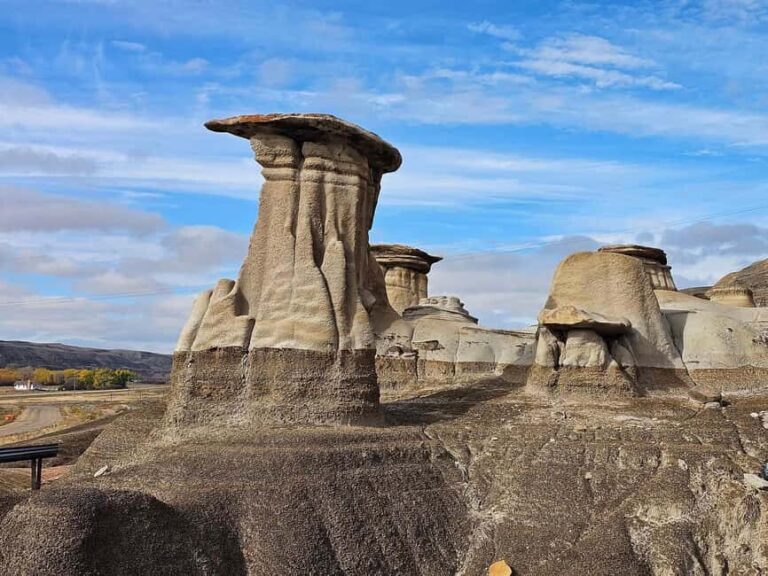 Full Day - Drumheller tour by Coach from Calgary - Exploring Alberta’s Dinosaur Capital: A Detailed Look