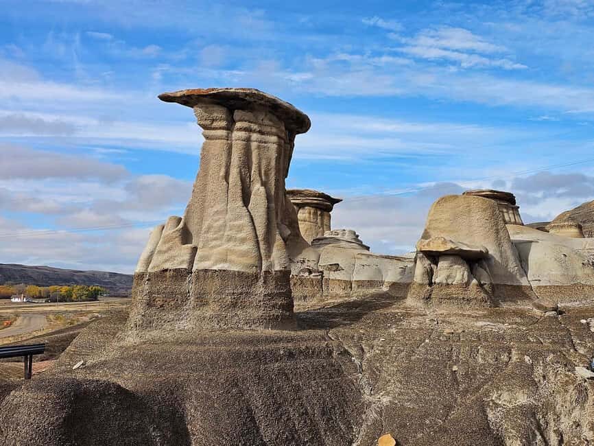 Full Day - Drumheller tour by Coach from Calgary - Exploring Alberta’s Dinosaur Capital: A Detailed Look