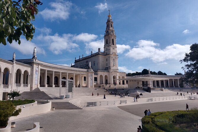 Full Day Guided Excursion to Fatima, Nazare and Obidos from Lisbon - Authenticity and Insights from Reviews