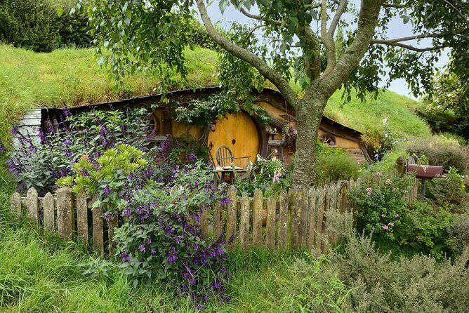 Full Day Hobbiton Movie Set and Rotorua Tour from Auckland - Moving to Rotorua’s Geothermal Wonders