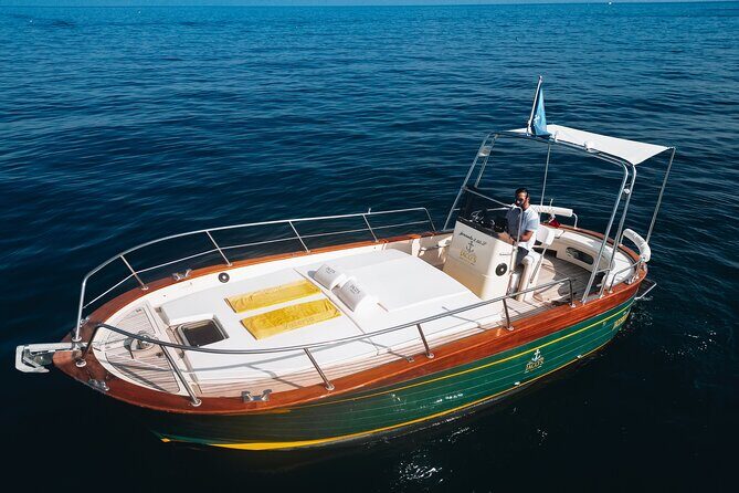 Full-day private Capri boat tour - An In-Depth Look at the Full-day Private Capri Boat Tour