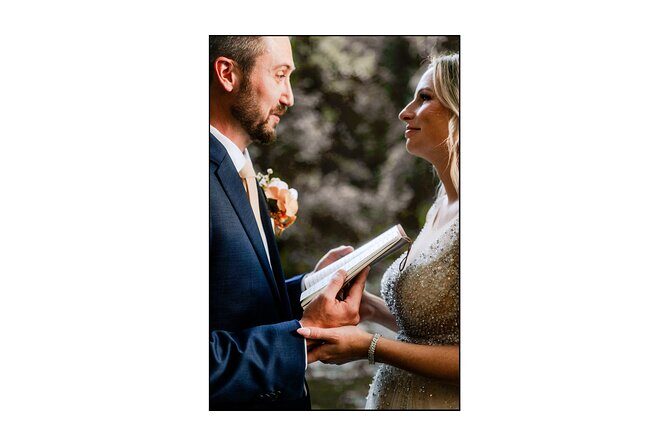Full Day Private Iceland Elopement Photographer - In-Depth Review of the Iceland Elopement Photography Tour