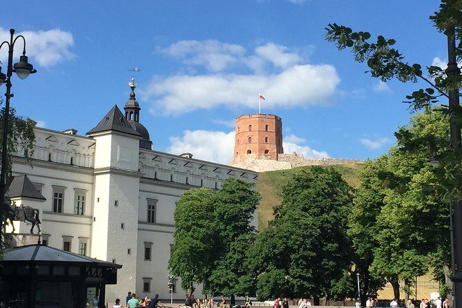 Full-Day Vilnius City Tour and Trakai Castle from Vilnius - Who Should Consider This Tour?