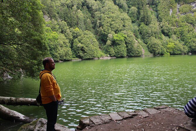Full Day Wild Lakes 4x4 Tour with Lunch PRIVATE - Authentic Experiences and Genuine Value