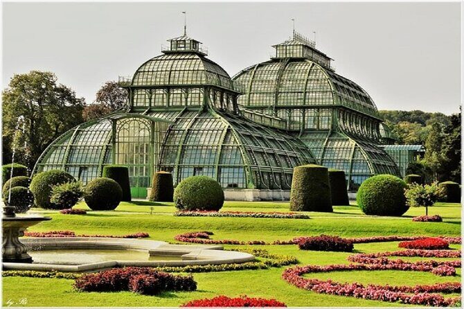 Fun & mobile scavenger hunt through the Schönbrunn Palace Park - Who Should Consider This Experience?