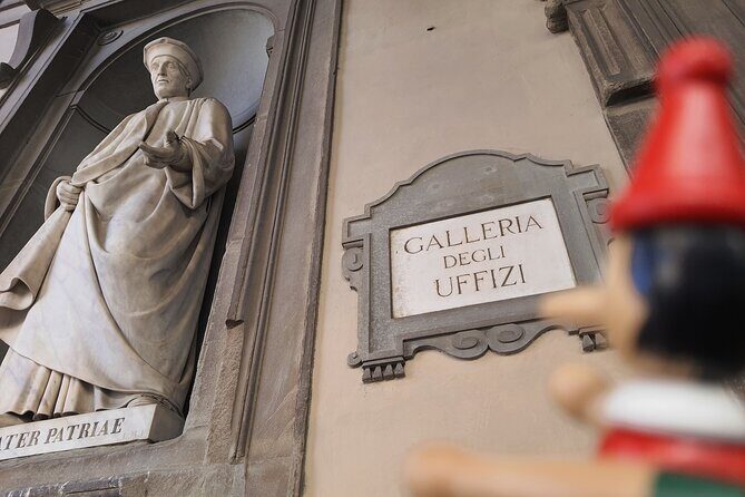 Fun Uffizi Museum Tour for Kids and Families in Florence with specialized guide - A Deep Dive into the Uffizi Family Tour