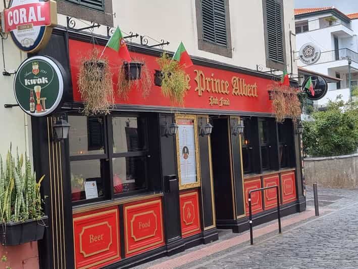 Funchal: Pub Crawl - In-Depth Look at the Experience
