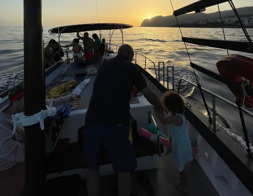 Funchal: Sunset Tour on Traditional Madeiran Boat w/ Drinks - Discovering Madeira from the Deck of a Traditional Boat