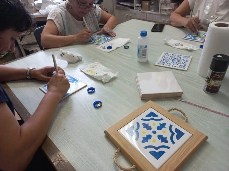 Gaia: Tile painting workshop, Port Wine and Pastel de Nata - Discovering the art of Portuguese tiles with Manuela