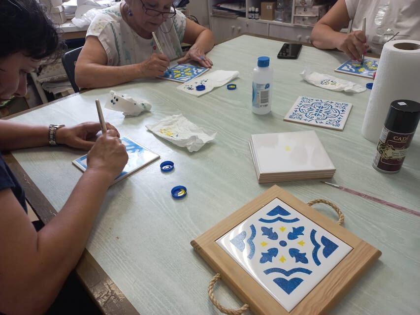 Gaia: Tile painting workshop, Port Wine and Pastel de Nata - Discovering the art of Portuguese tiles with Manuela