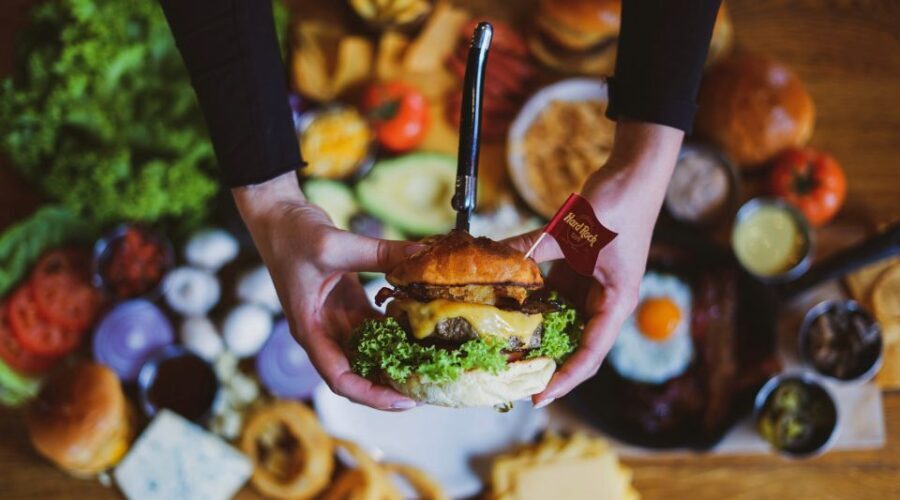 Gdansk: Legendary Burger and Zywiec Beer at Hard Rock Cafe - In-depth review: what you can expect and why it matters