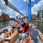 Gdask: Motlawa and Port yacht cruise with Welcome Drink - Who Should Consider This Experience?