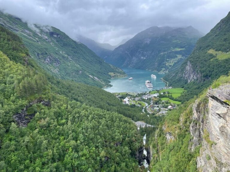 Geiranger Dalsnibba: mini bus tour - A Closer Look at the Geiranger Dalsnibba Mini Bus Tour