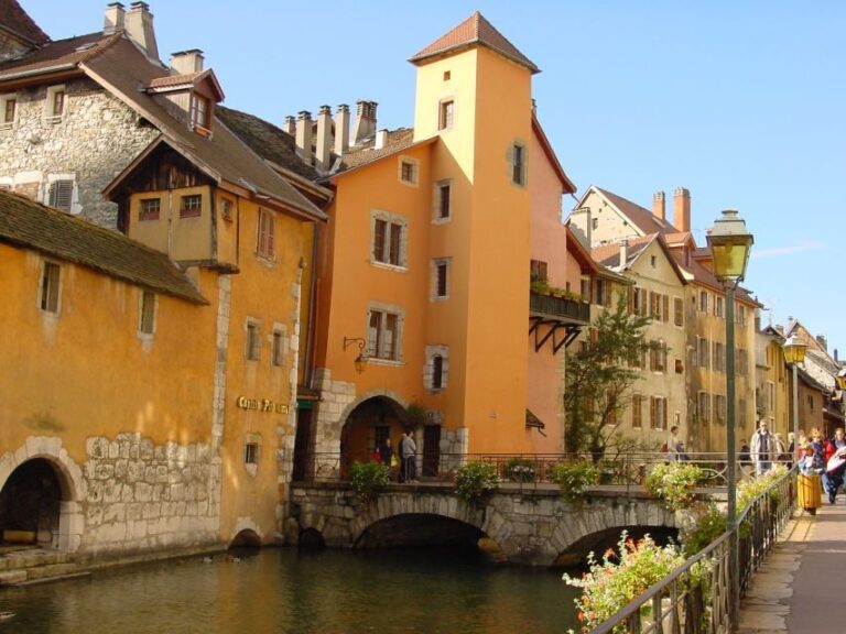 Geneva: Annecy, the Venice of the Alps and Geneva City Tour - Who Should Consider This Tour?
