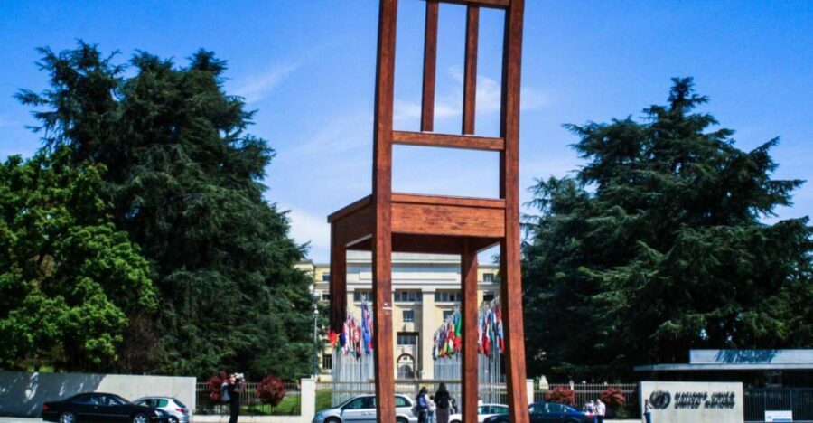 Geneva City Tour and Yvoire Medieval Village - Exploring Geneva: More Than Just a Diplomatic Hub